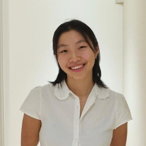 Ms. Chriselle (英國), 生物 · 化學. 皇家獸醫學院獸醫 · IBDP 43/45 · IGCSE 8A*.